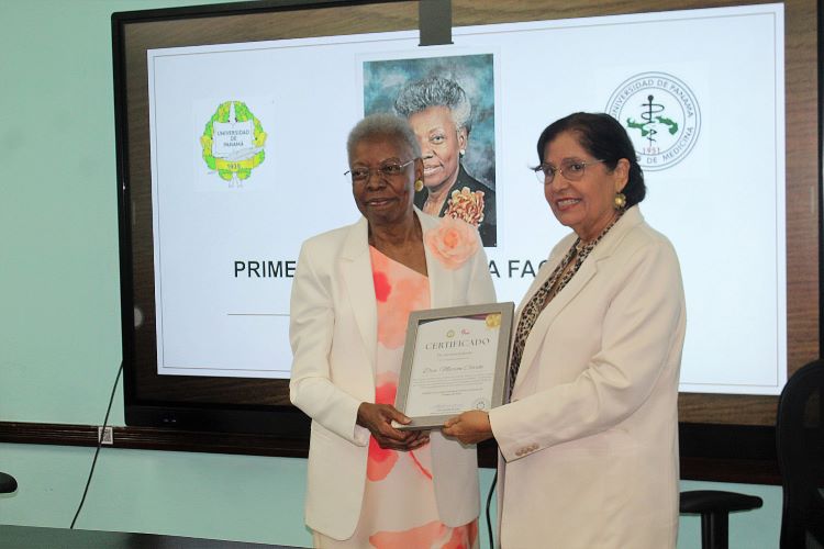 Marion Clarke y Aracelis de leon