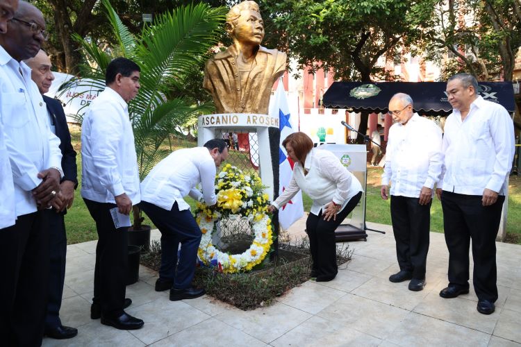 ofrenda floral 2024 60 años martires 