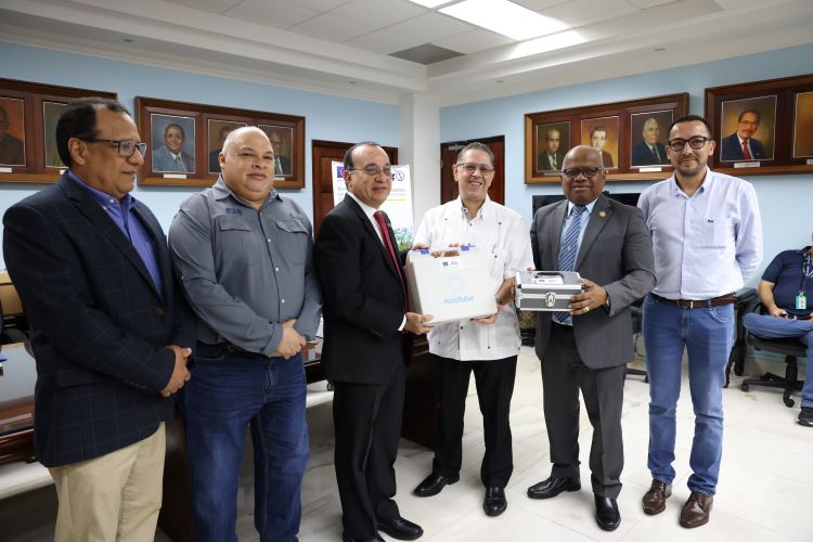 Entrega de donacion a fca ganado bovino 
