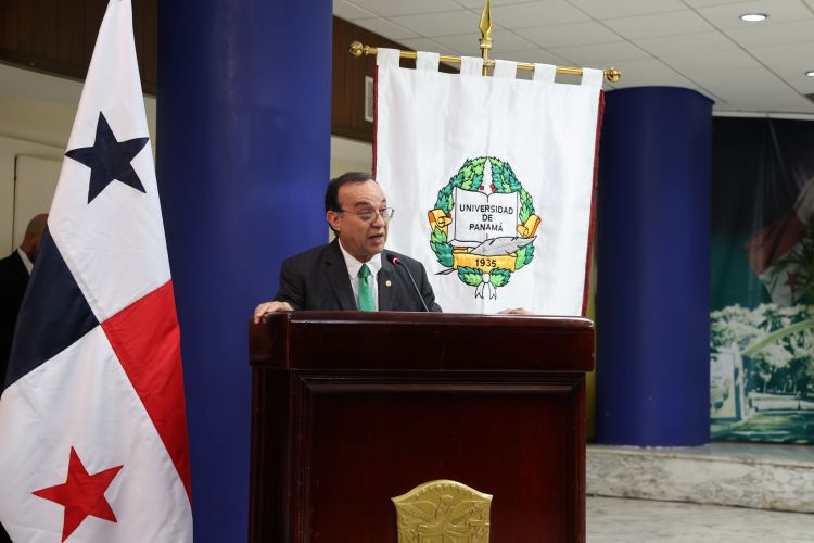 Eduardo Flores Castro 