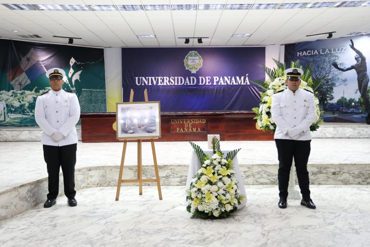 Cuerpo presente Carlos Arellano Lennox