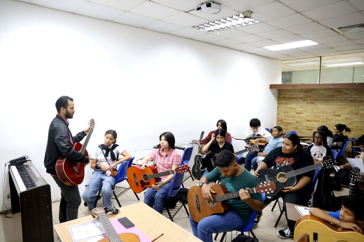 verano 2025 guitarra