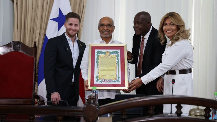 Condecoracion de JEM