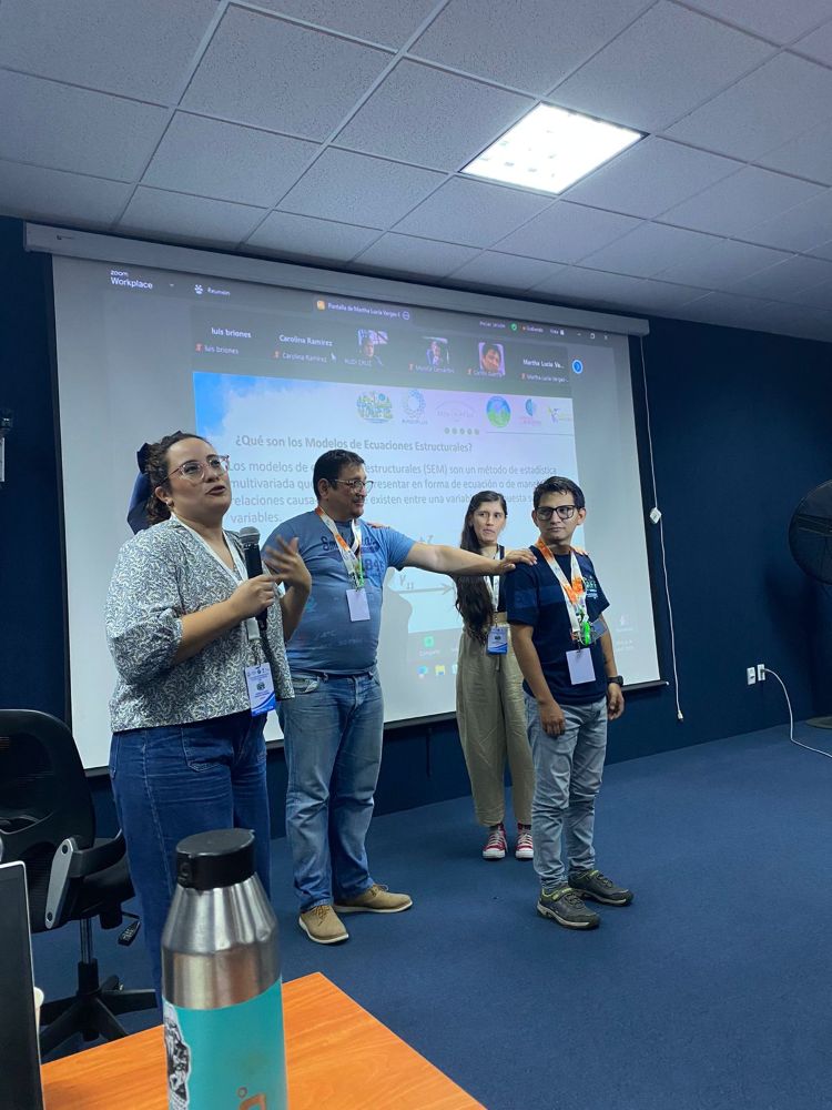 profesor guerra y participantes 