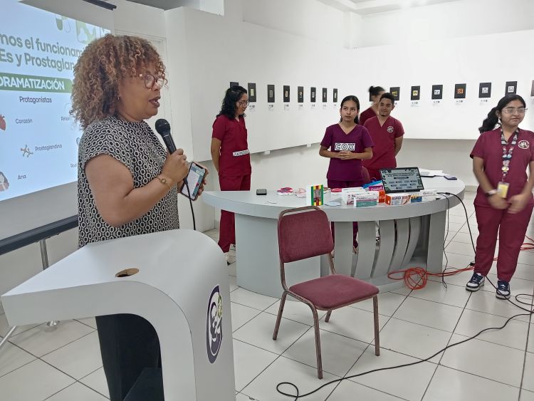En la actividad, participaron profesores de la Facultad de Medicina, servidores públicos de la UTTE, estudiantes, docentes, administrativos y público en general.