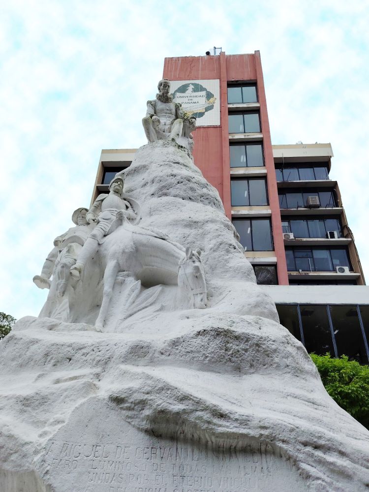 Estatua de la colina de la UP