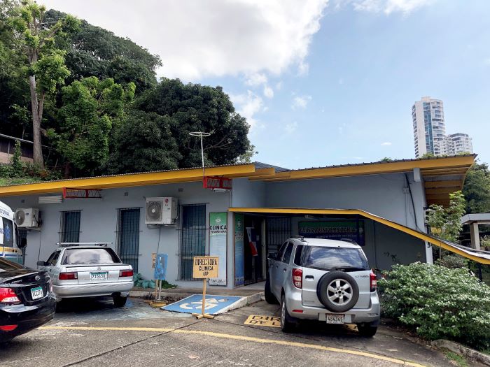 clínica universitario