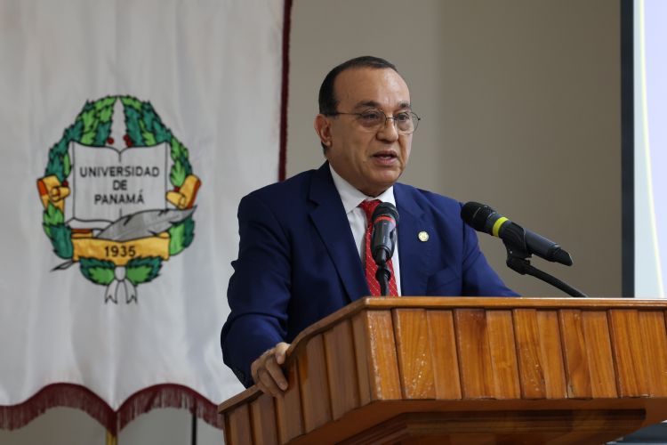 Dr. Eduardo Flores Castro