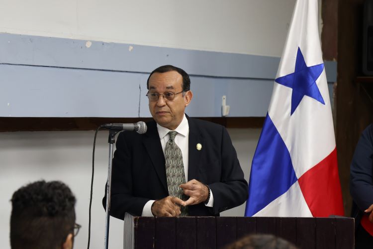 eduardo flores castro