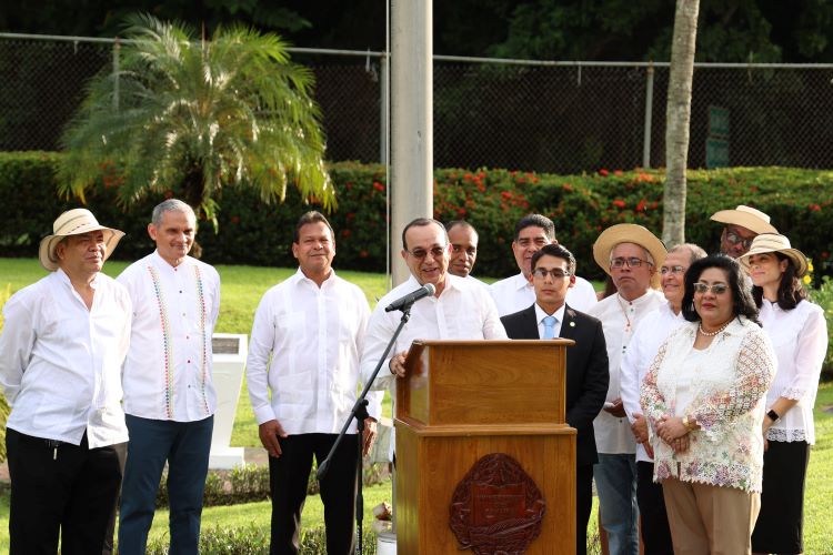 eduardo flores castro