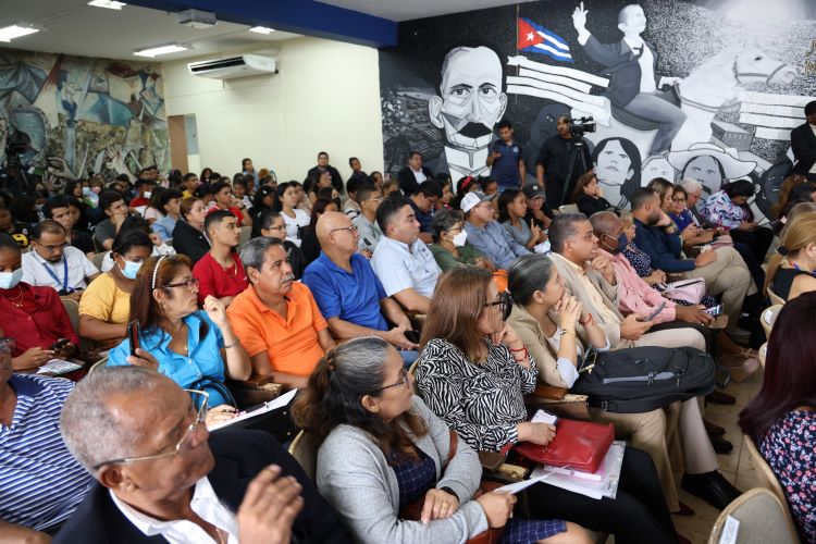 asistentes a foro crupo