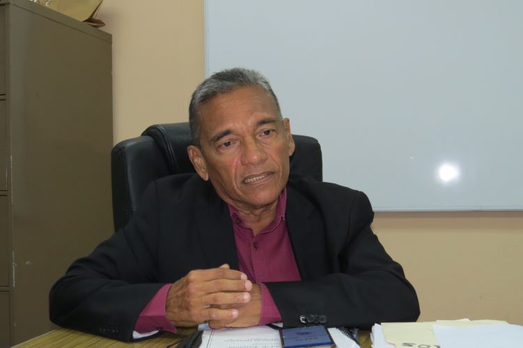 Mgter. Irving Arosemena Profesor de Relaciones  Internacionales de la UP