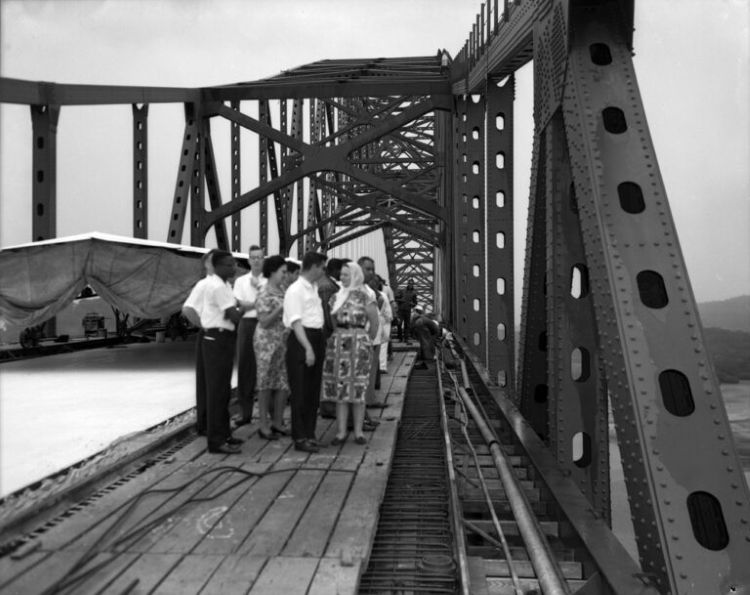 puente de las Américas edificación.