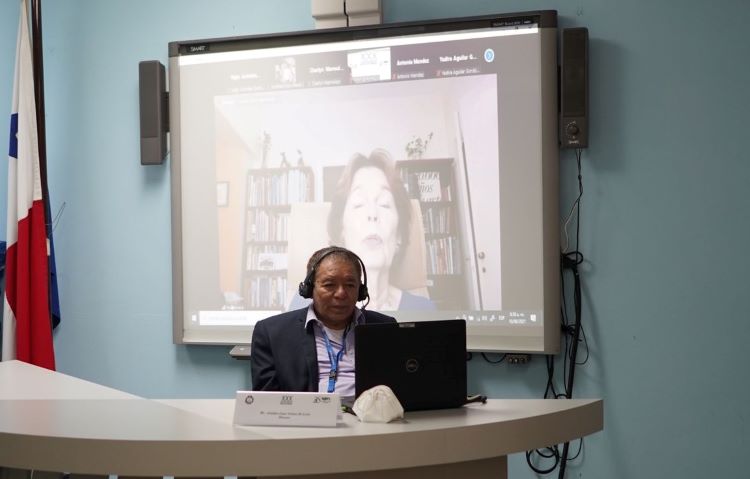 Profesor Aristides Gomez /Director del Iden 