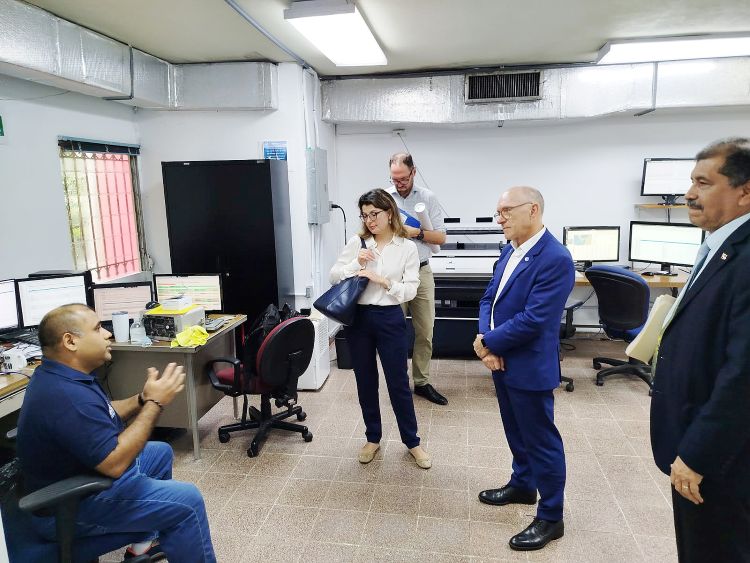 visita de roberto floyd