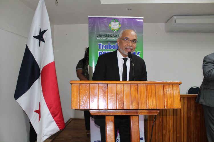 Dr. Jose Emilio Moreno , vicerrector académico.