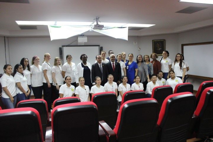 estudiantes illinois