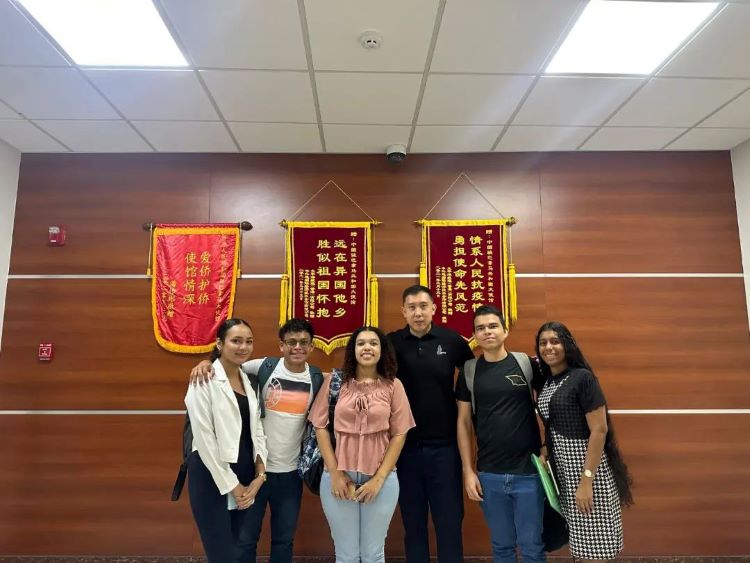 estudiantes de humanidades para china 