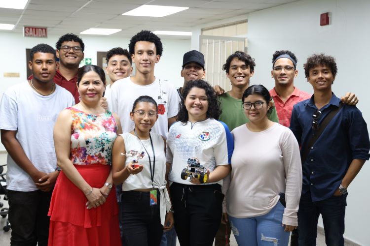 estudiantes de robotica