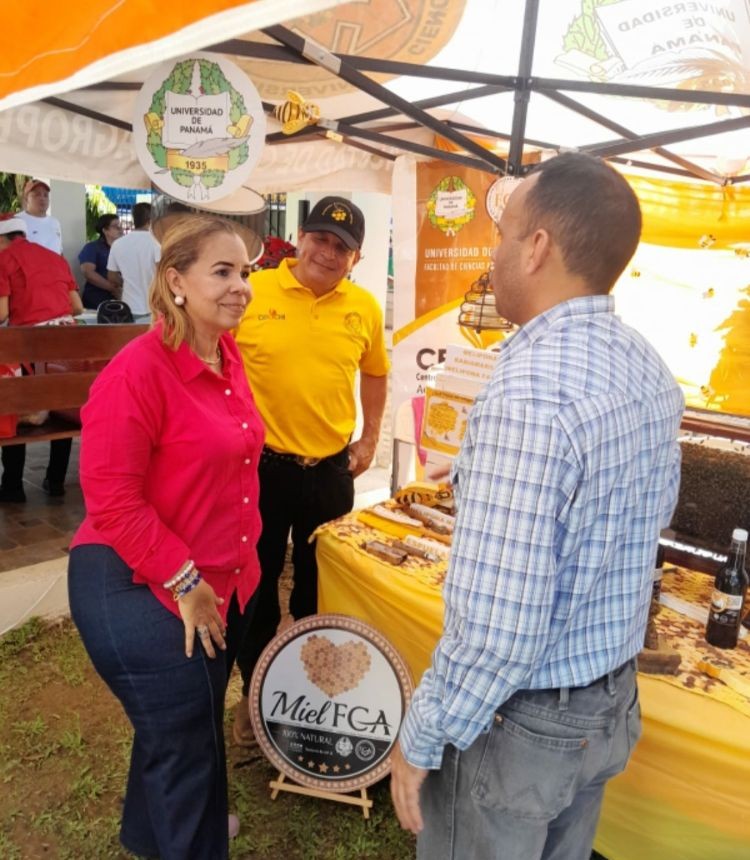 fca feria gobierno con gobernadora 