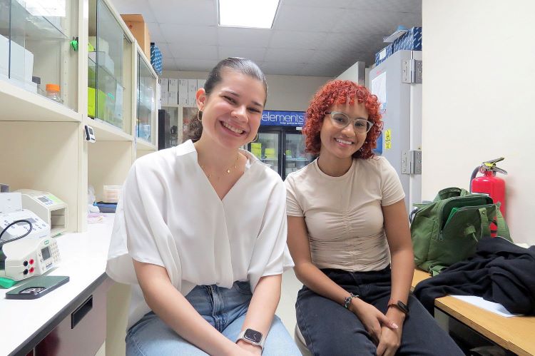 investigadoras paola y lianne