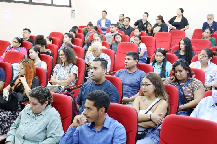 ESTUDIANTES Y DOCENTES DE BIOLOGÍA QUE PARTICIPARON DE LA ACTIVIDAD_