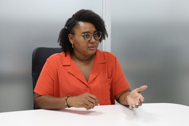 2.	La bióloga señala que las potabilizadoras extraen aguas de los ríos y estas pueden estar contaminadas.