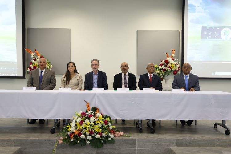 mesa principal congreso crupo 