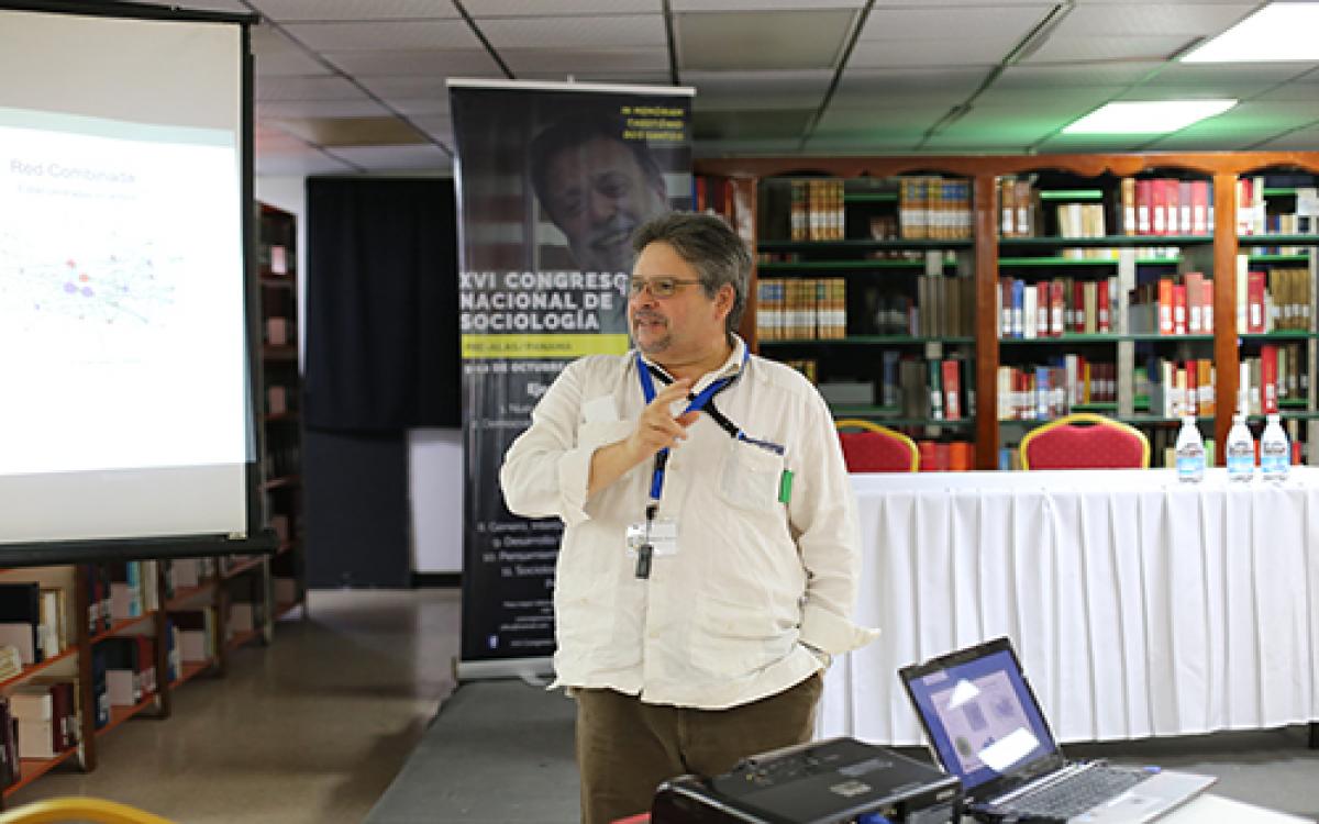 Dr. Humberto Álvarez, profesor de la Universidad Tecnológica  