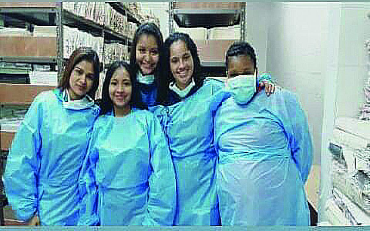 Estudiantes de la licenciatura de Registros Médicos de la Escuela de estadística FACINET.
