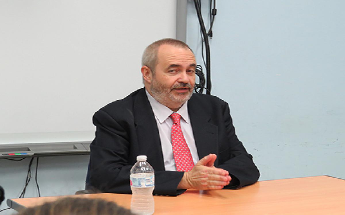 Dr. Jorge Manzanares Robles 