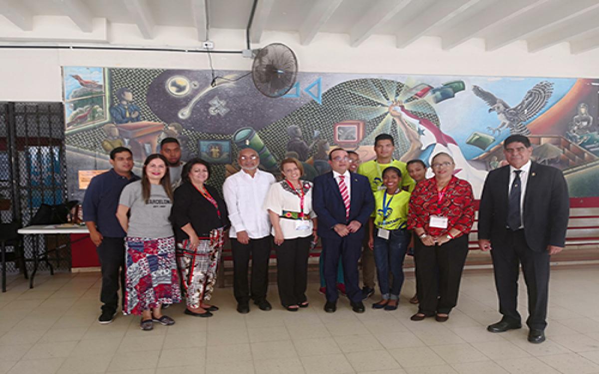 Visita en Facultad de Ciencias de la Educación 