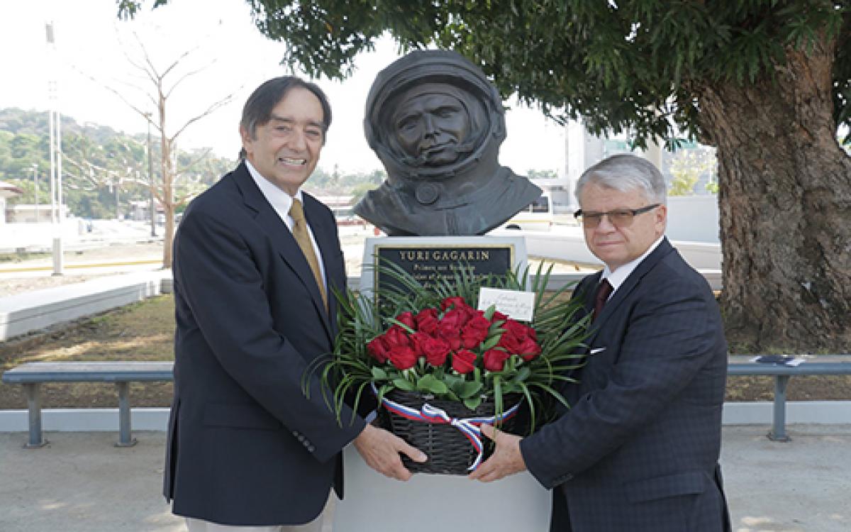 Dr. Jorge Motta y Su Excelencia Evgeny Boykov, Embajador de la Federación Rusa en Panamá