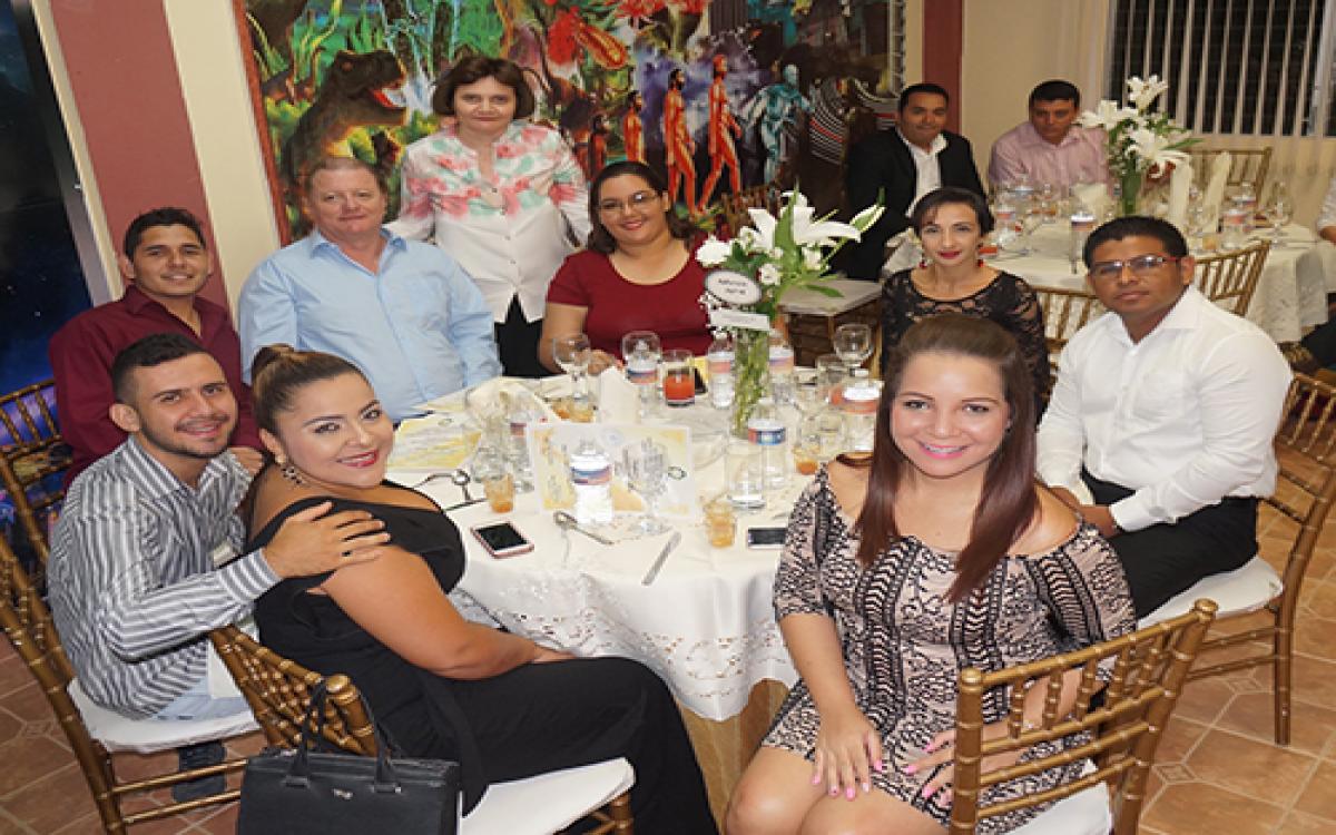 Grupo de graduados del CRULS 