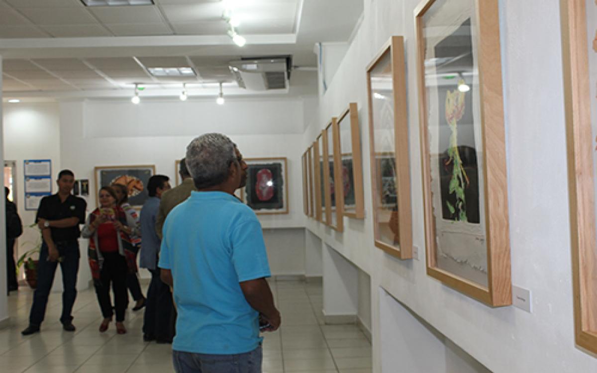 Público asistente a la Galería Manuel E. Amador, inauguración de la Exposición Gastronomía y Naturaleza.