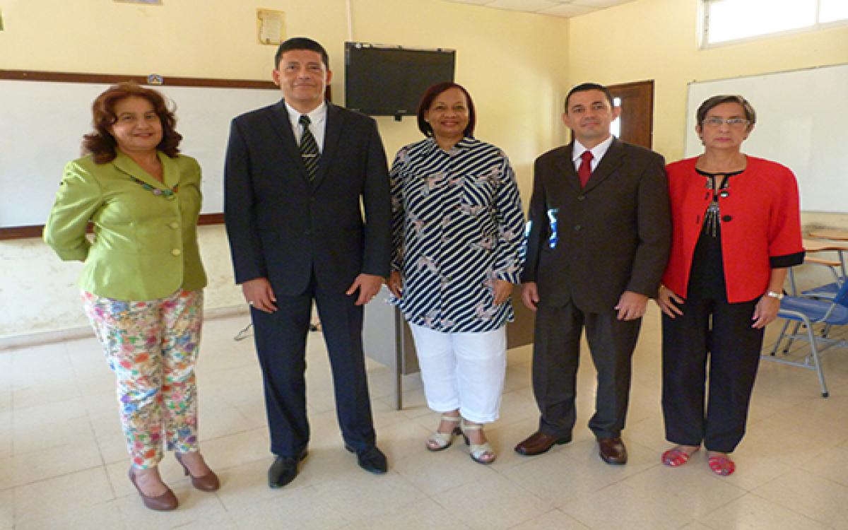 Licdos y profesores jurados