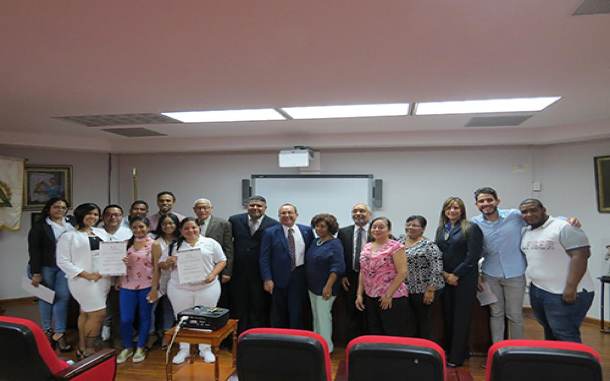 Entrega de credenciales a la nómina ganadora. 