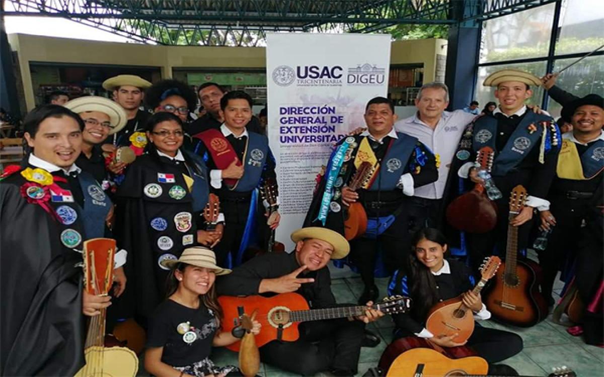 Estudiantina de la up en guatemala 