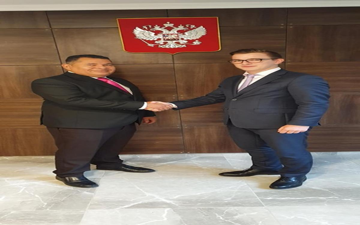 S.E. Oleg Vishnevetskiy  y Leonardo Collado Trejos