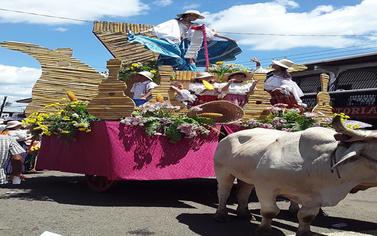 Desfile en Festival del Manito Ocueño 2019