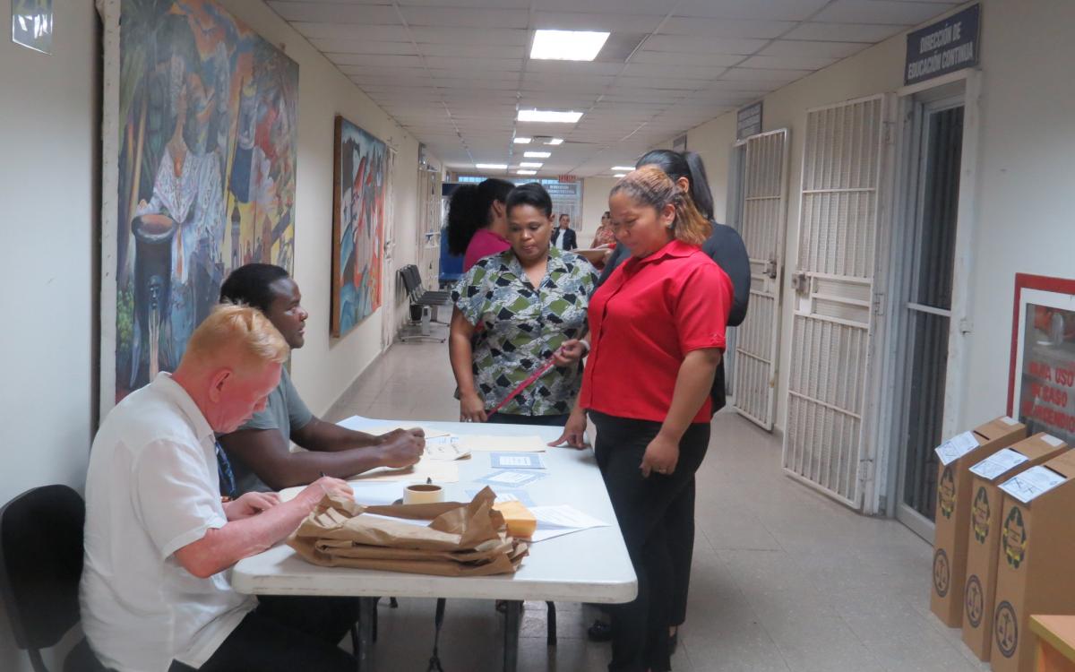 Mesa Electoral en los gemelos 