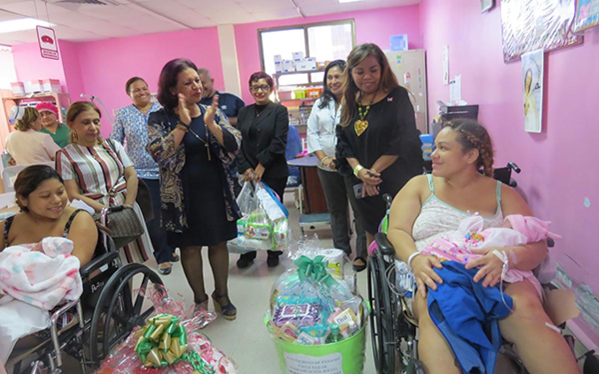 Entrega de canastillas