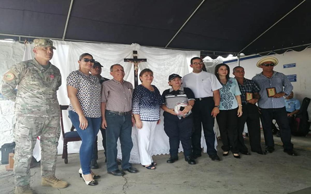 Mgter. Anays Cano durante el reconocimiento. Foto: Néstor Vergara