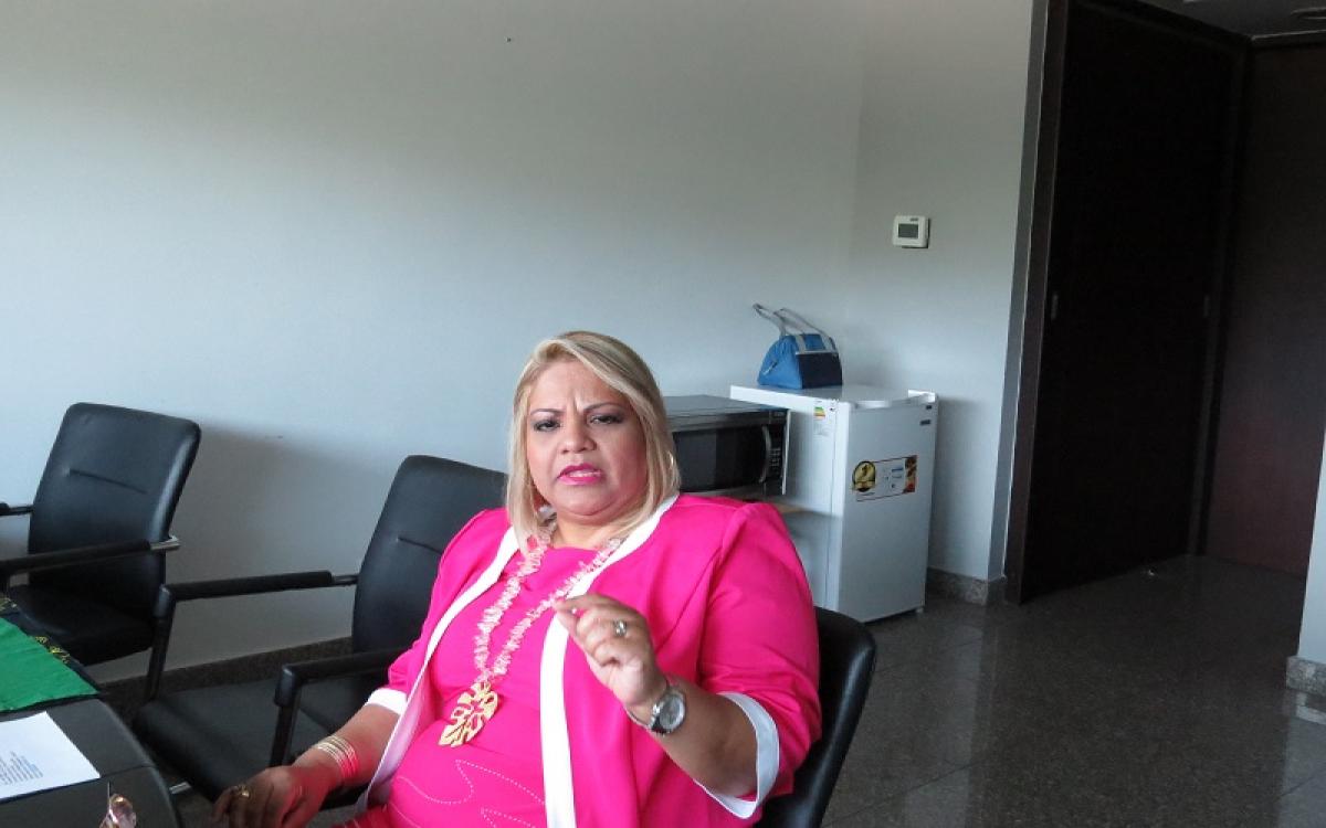 Dra. Julia Sáenz, catedrática de Derecho Penal, de la facultad de Derecho y Ciencias Políticas de la Universidad de Panamá