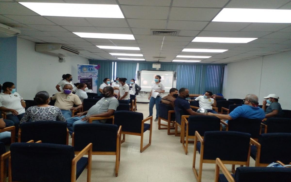 Estudiantes de Enfermería capacita a colaboradores de la Disga y la Día.