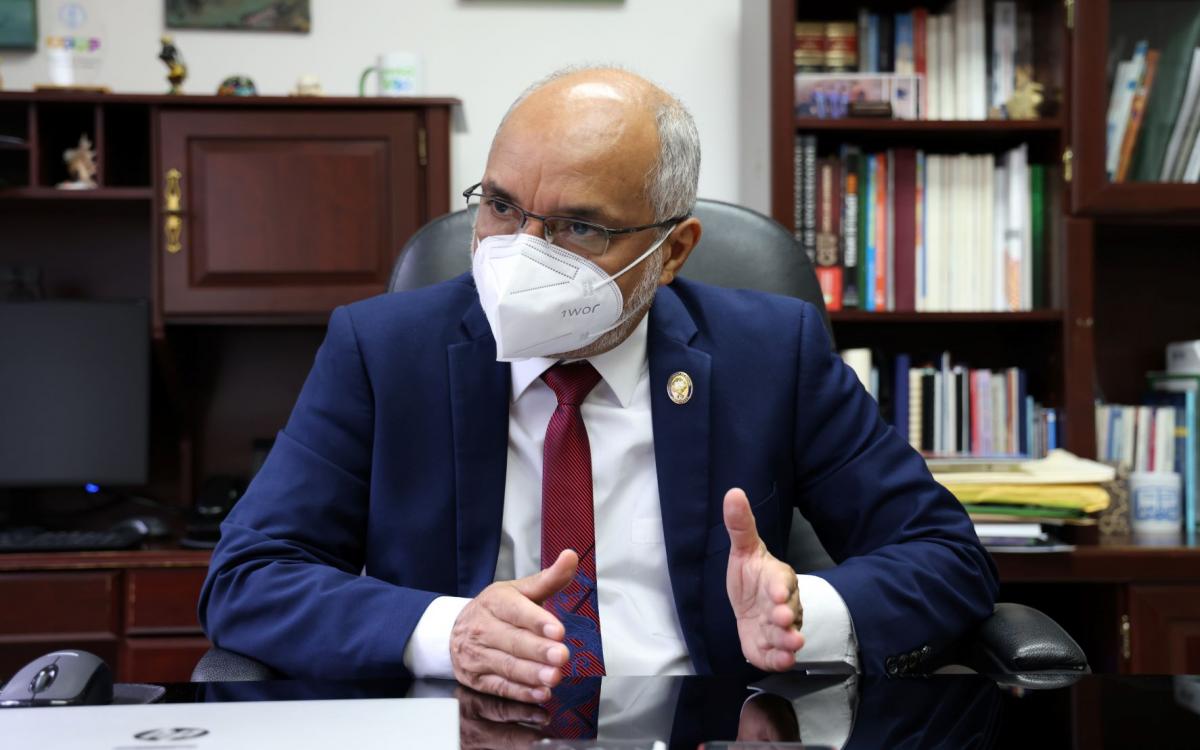 Vicerrector académico, José Emilio Moreno 