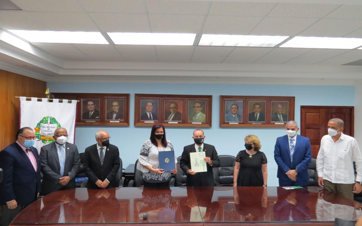 Convenio con la Universidad de la Habana y la Universidad de Panamá