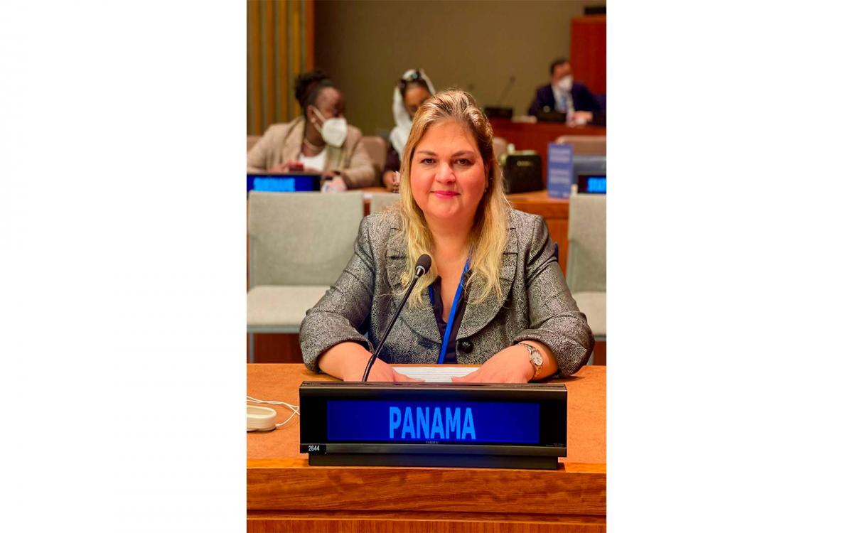 Dra. Rosaria Correa en el pleno de la Asamblea General de las Naciones Unidas durante la elección.