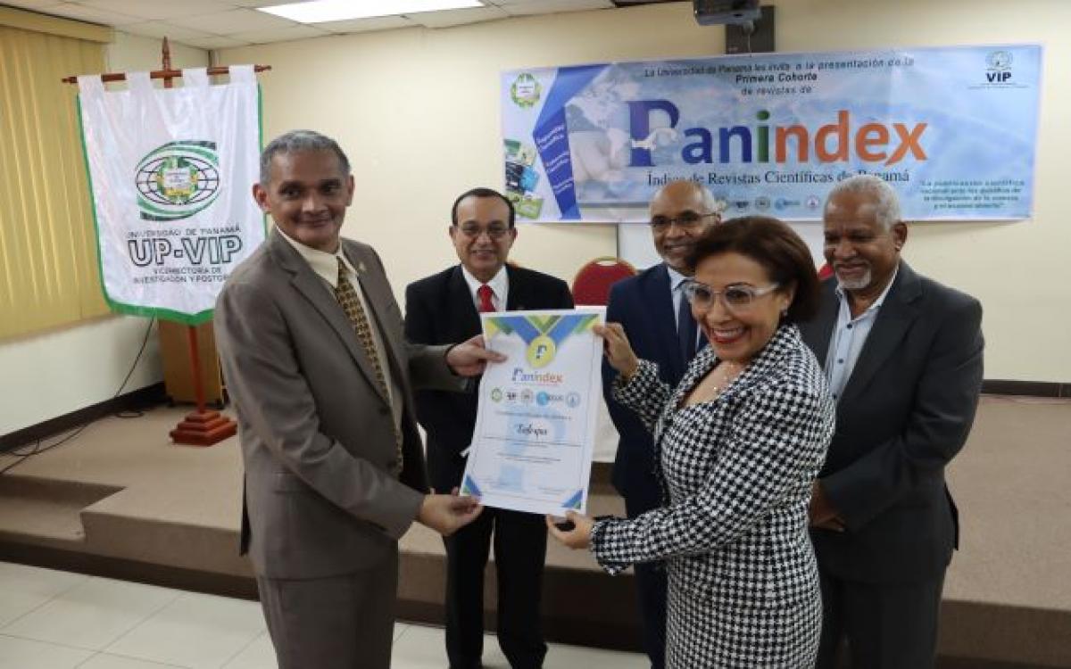 Entrega de certificación a editores de las Revistas Indexadas en Panindex.